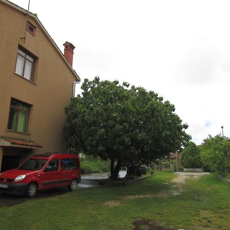 Green Gardens 2 Ровинь Экстерьер фото
